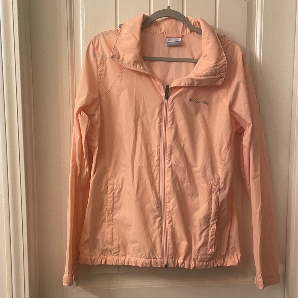 Columbia women’s windbreaker with hood